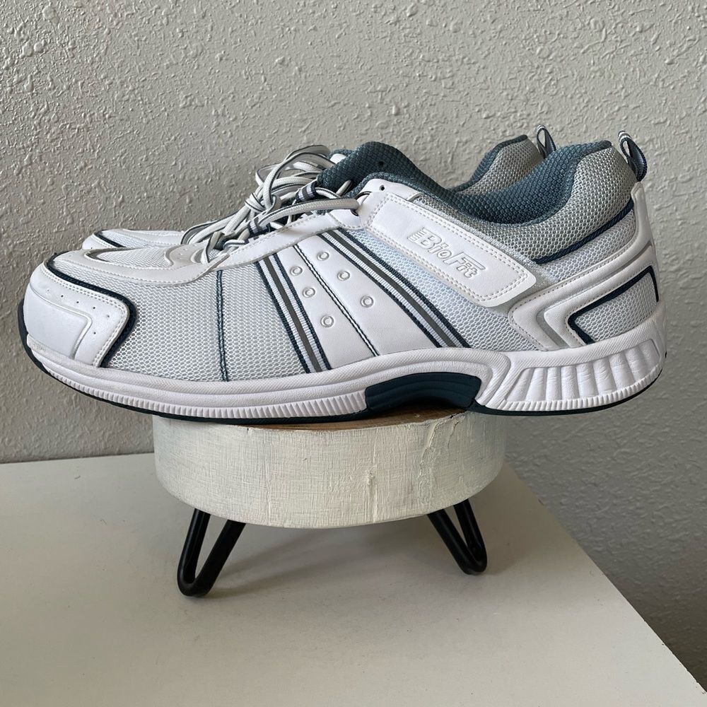 NWOT Biofit Leather Sneakers Size 14 Wide